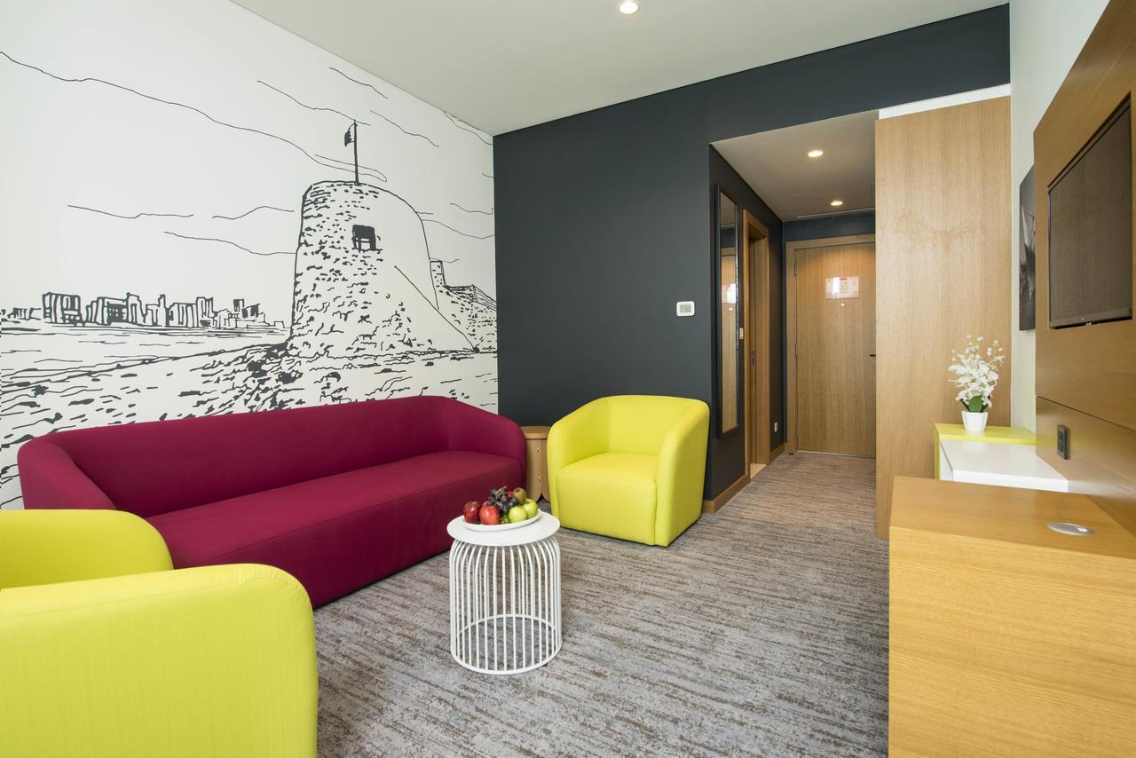 Ibis Styles Manama Diplomatic Area Hotel Exterior foto